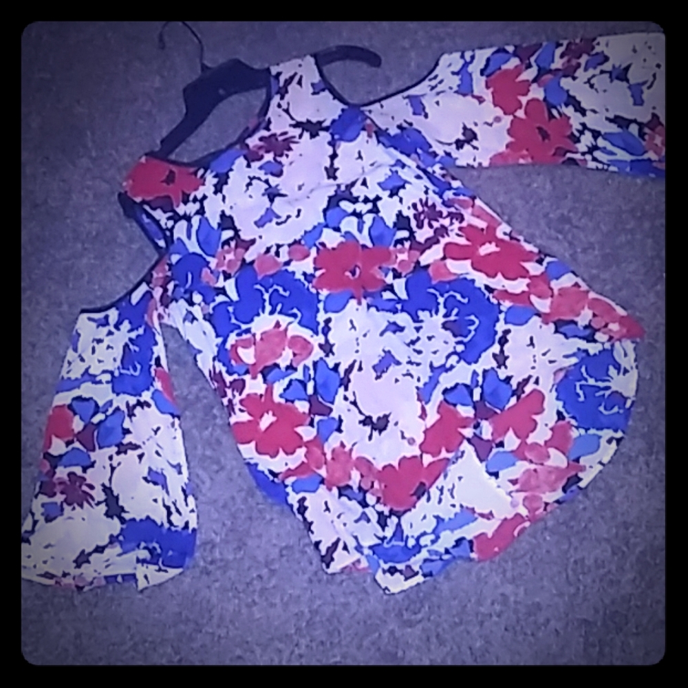 Off shoulder Vince Camuto blouse